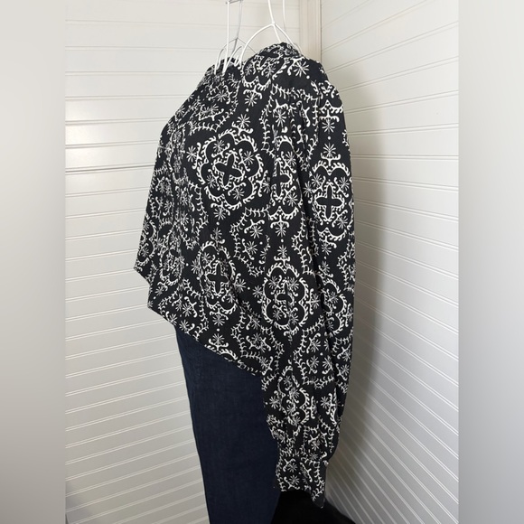LOFT Black and White Ornate Blouse - Picture 5 of 11